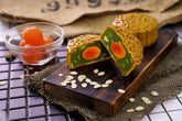 Pandan Lotus Single Yolk (1pc)